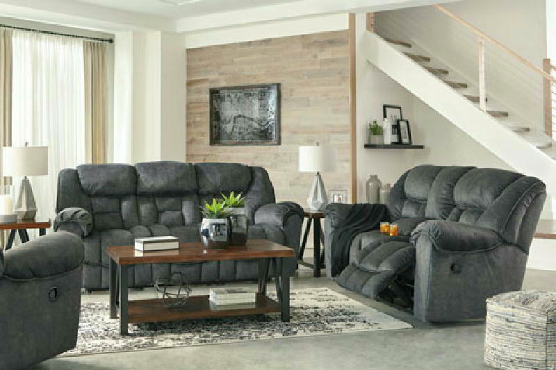 Reclining Sofa and Lovseat