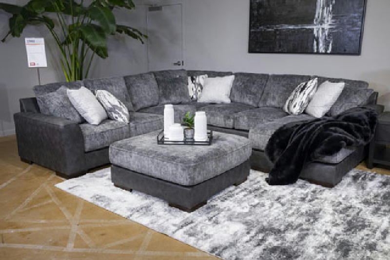 4 Pc Sectional RAF Chaise